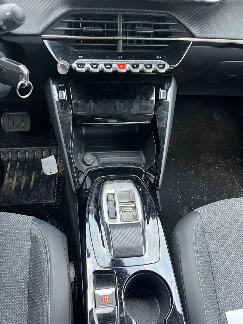 Peugeot 208 usata a Milano (19)