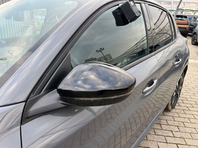 Peugeot 208 usata a Milano (4)