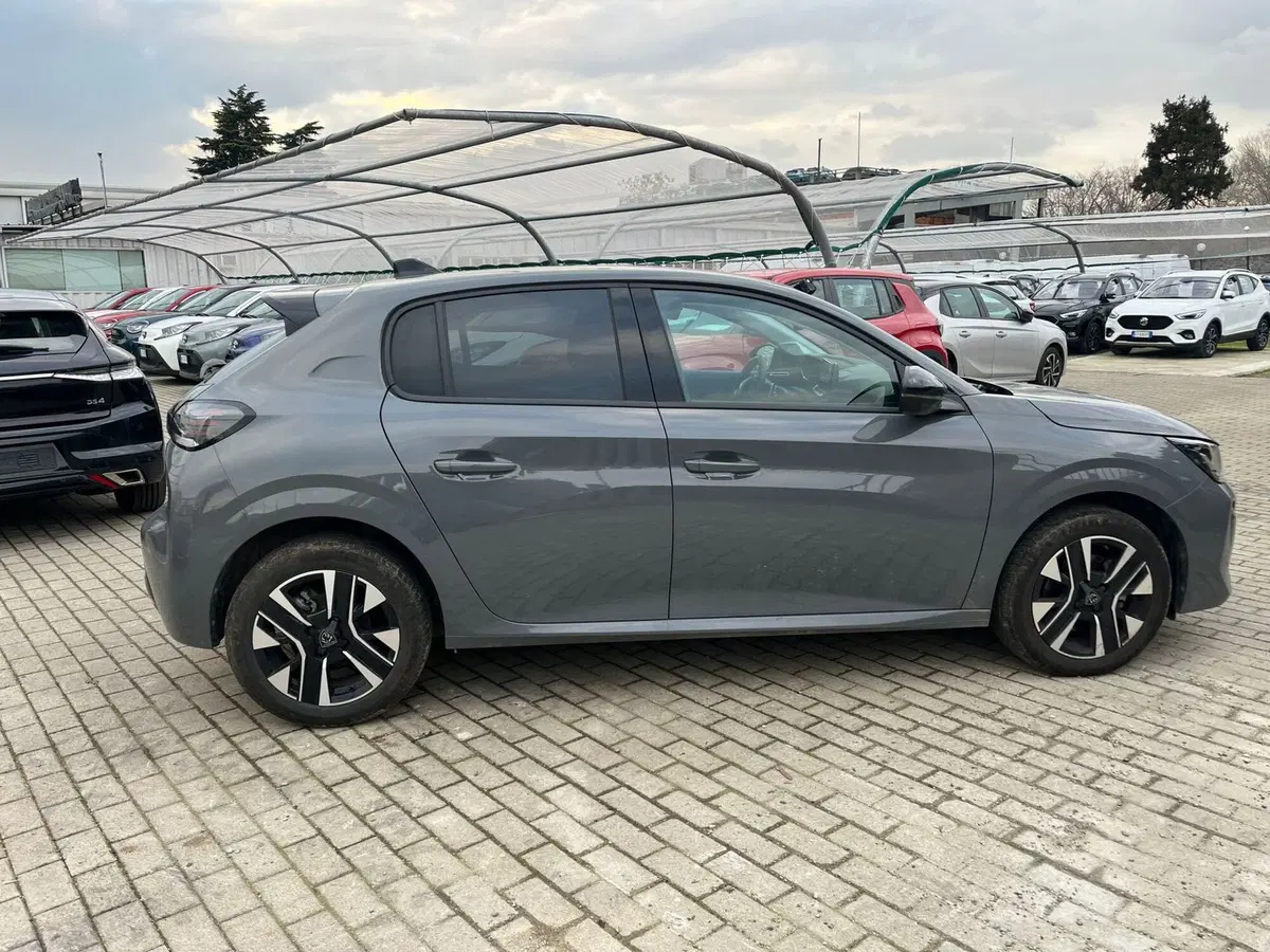 Peugeot 208 usata a Milano (6)