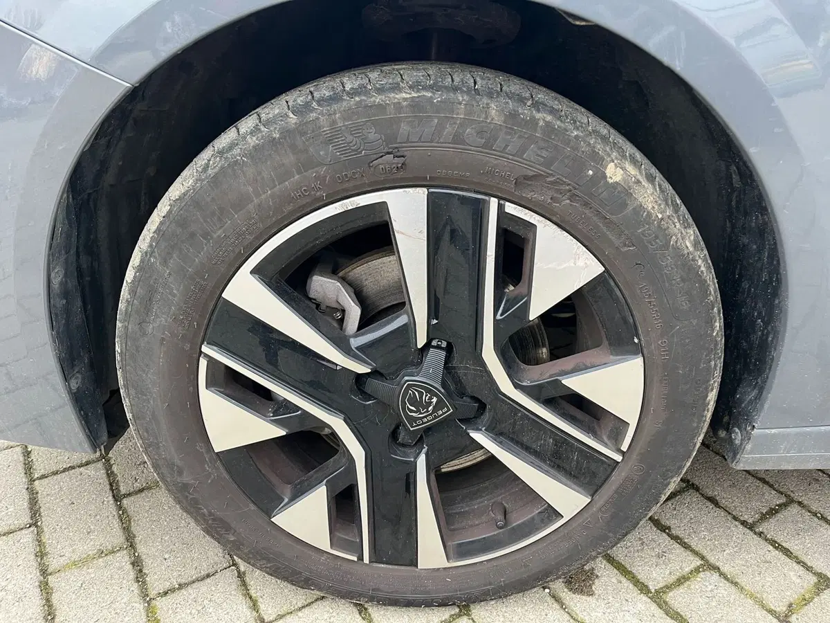 Peugeot 208 usata a Milano (7)