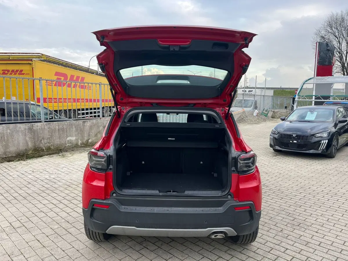 Jeep Avenger usata a Milano (11)