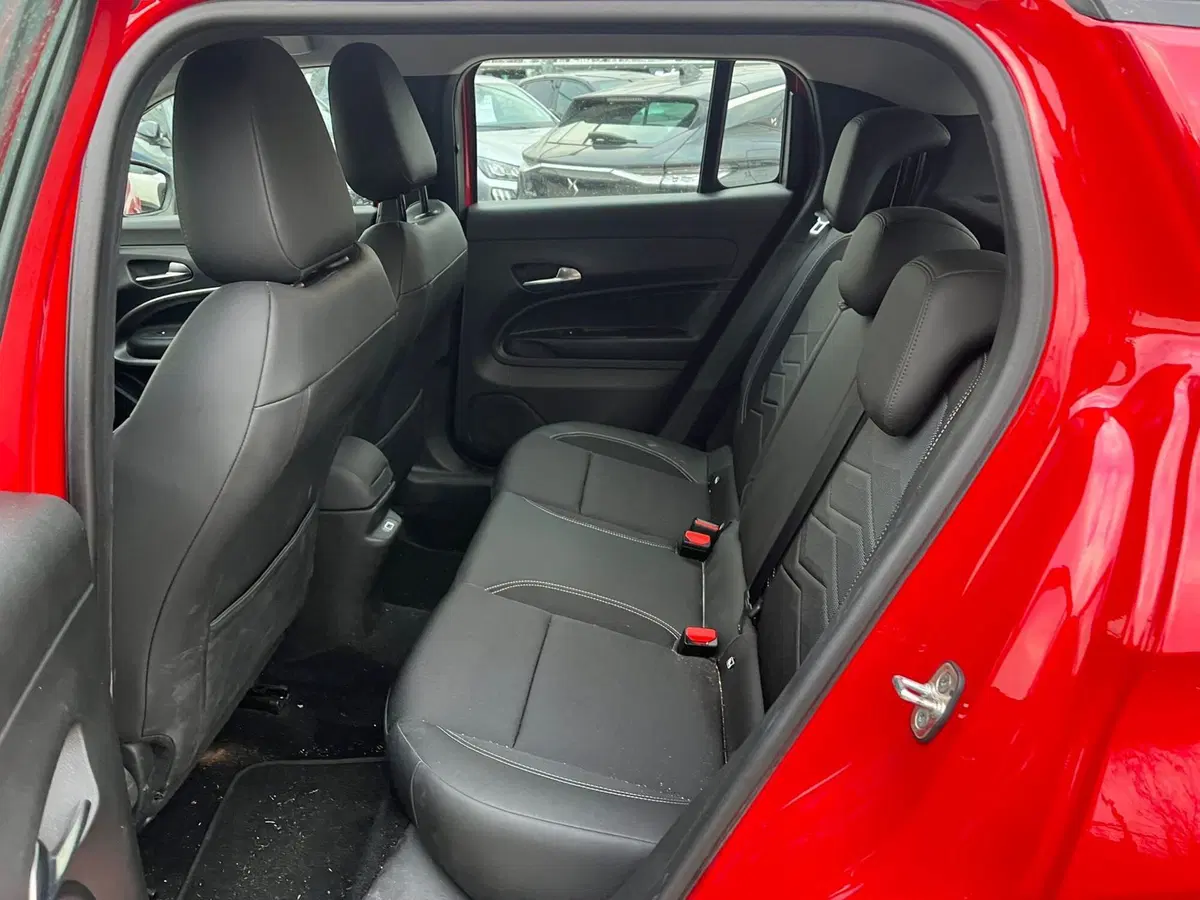 Jeep Avenger usata a Milano (15)