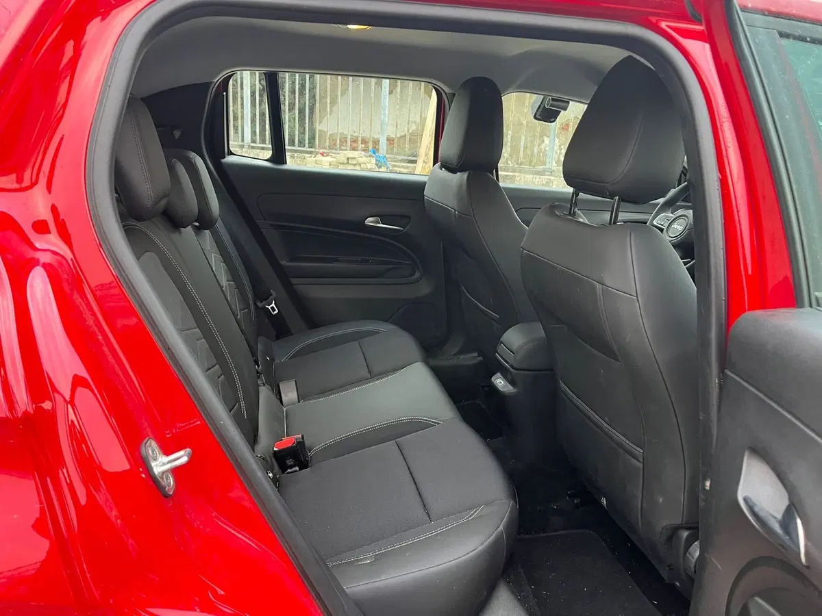 Jeep Avenger usata a Milano (16)