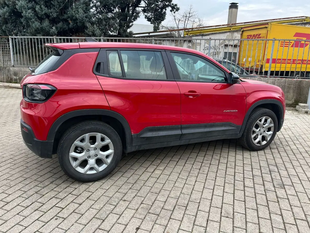 Jeep Avenger usata a Milano (6)