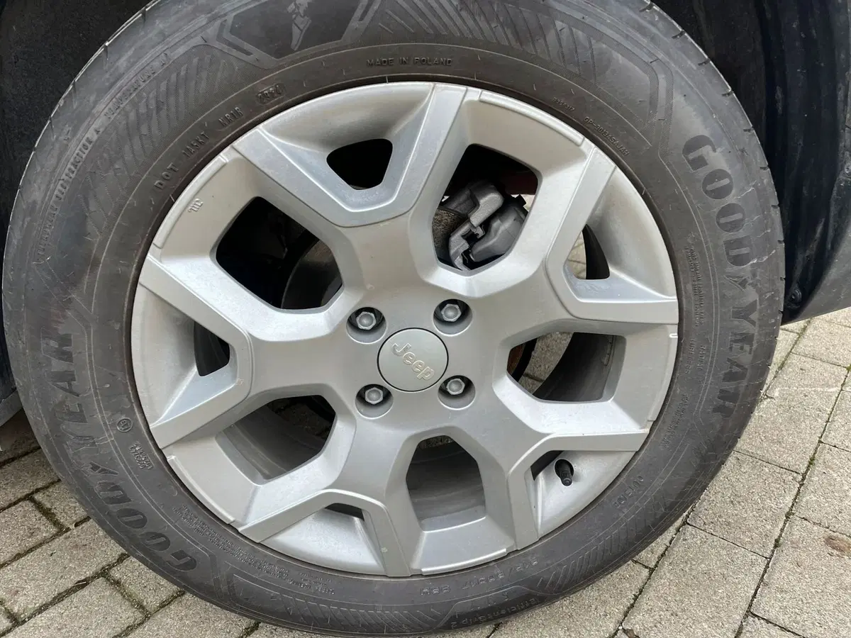 Jeep Avenger usata a Milano (7)