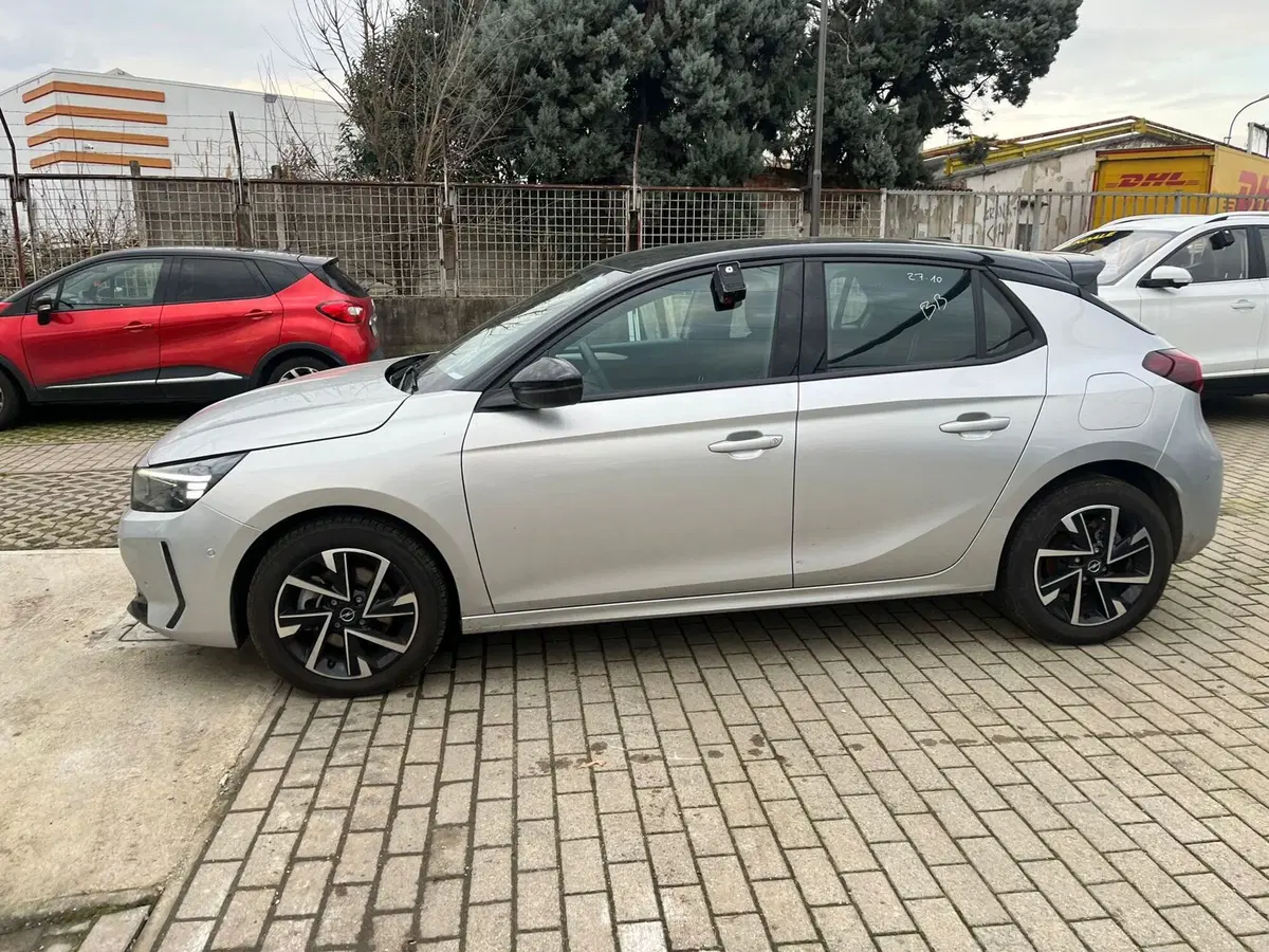 Opel Corsa usata a Milano (6)