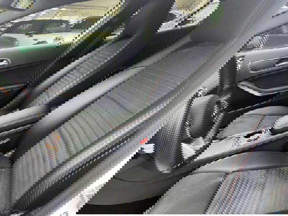 Mercedes-Benz GLA SUV usata a Alessandria (12)