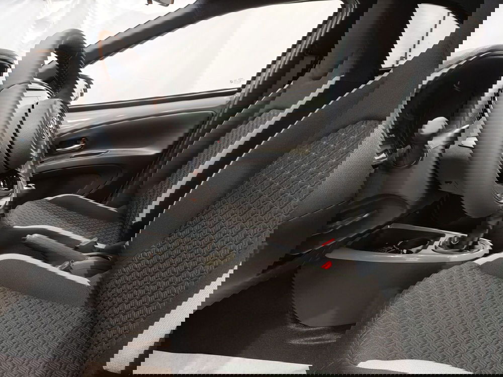 Toyota Aygo X nuova a Roma (13)