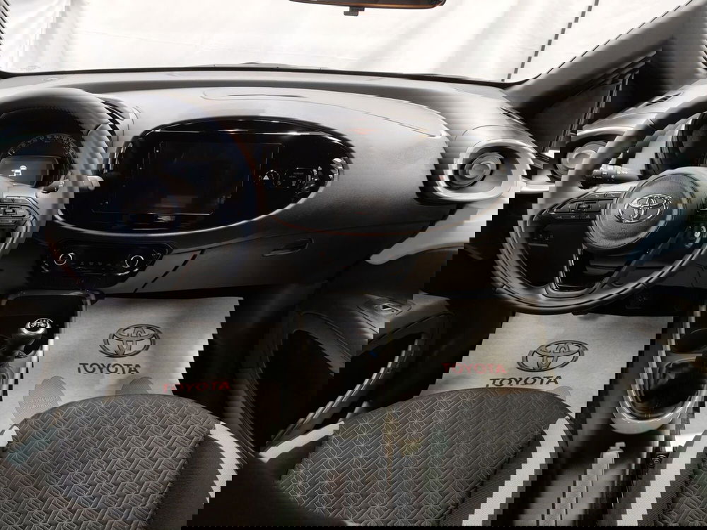 Toyota Aygo X nuova a Roma (8)