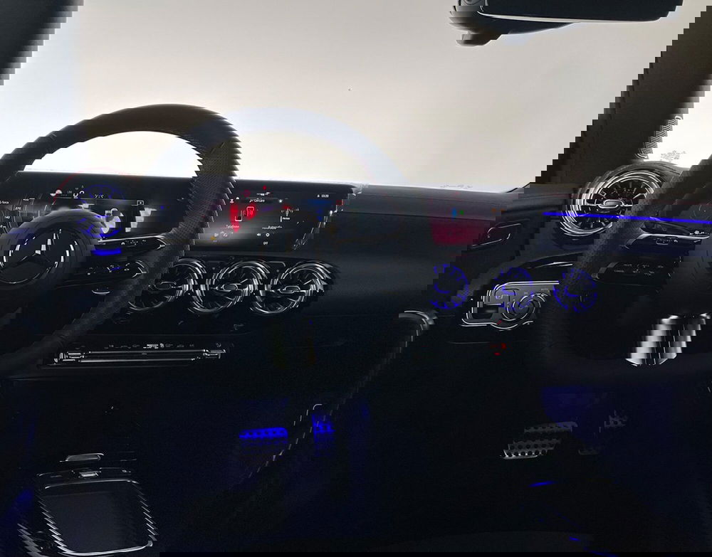 Mercedes-Benz CLA Shooting Brake nuova a Bergamo (16)