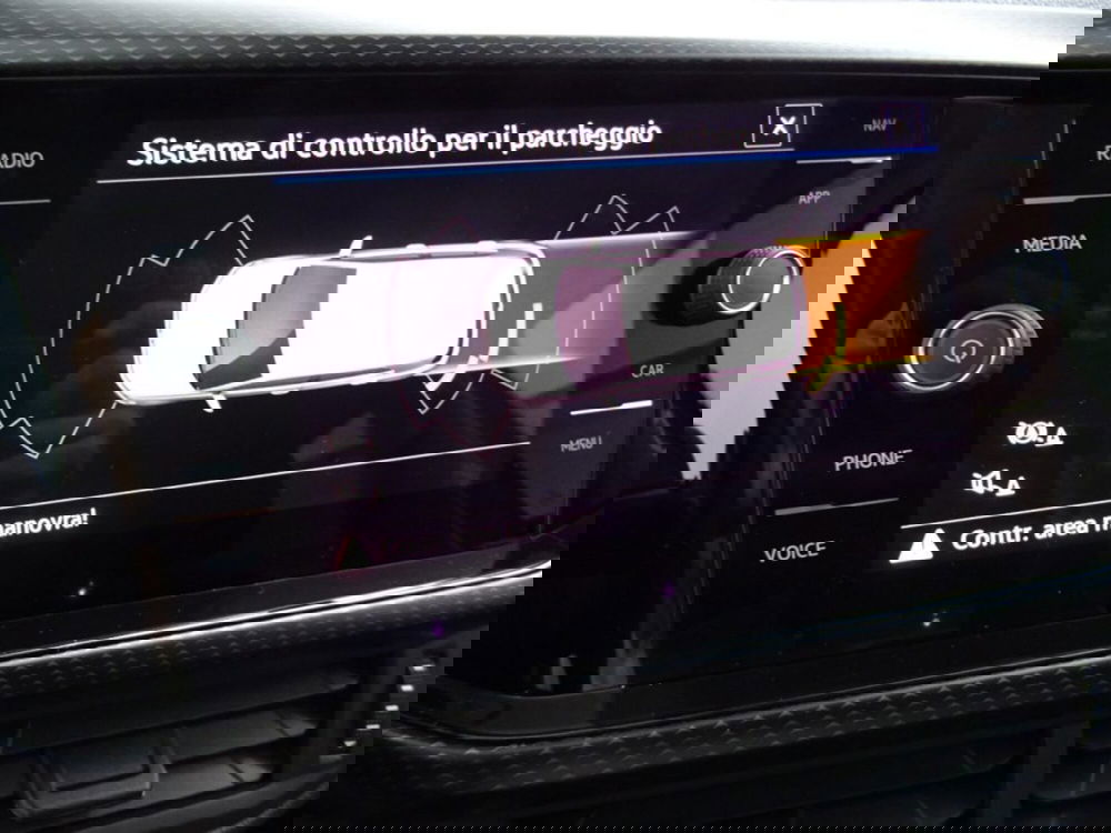 Volkswagen T-Cross usata a Como (12)