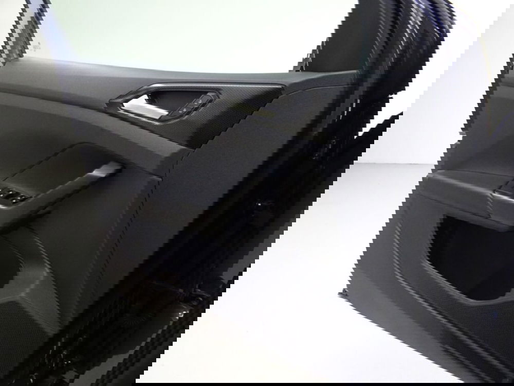 Volkswagen T-Cross usata a Como (14)