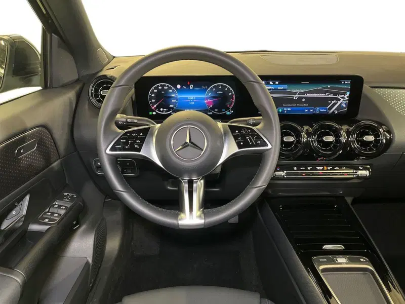 Mercedes-Benz GLA SUV usata a Milano (11)