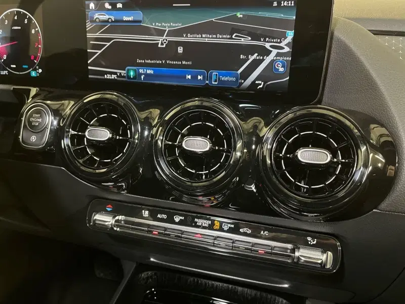 Mercedes-Benz GLA SUV usata a Milano (14)