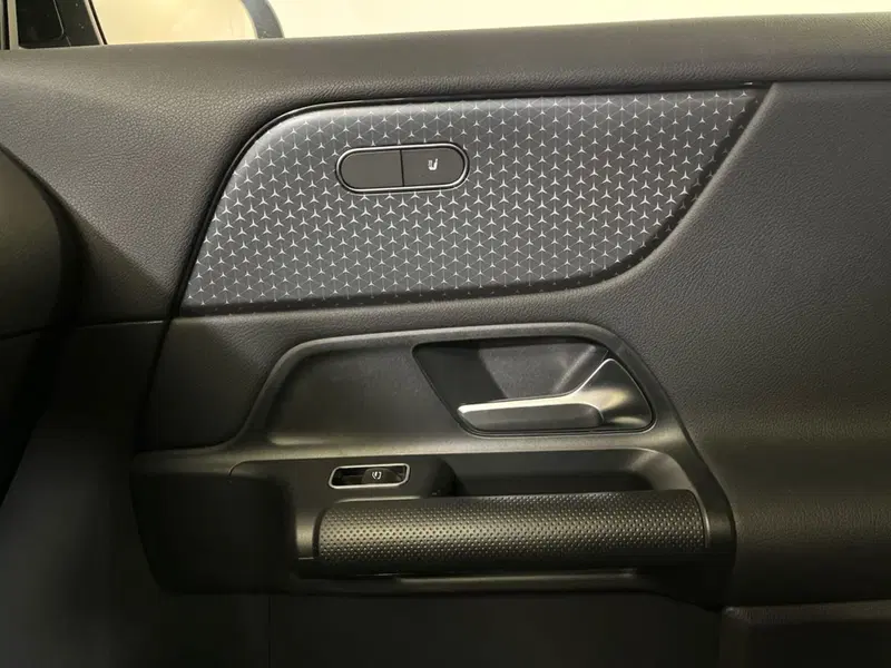 Mercedes-Benz GLA SUV usata a Milano (18)
