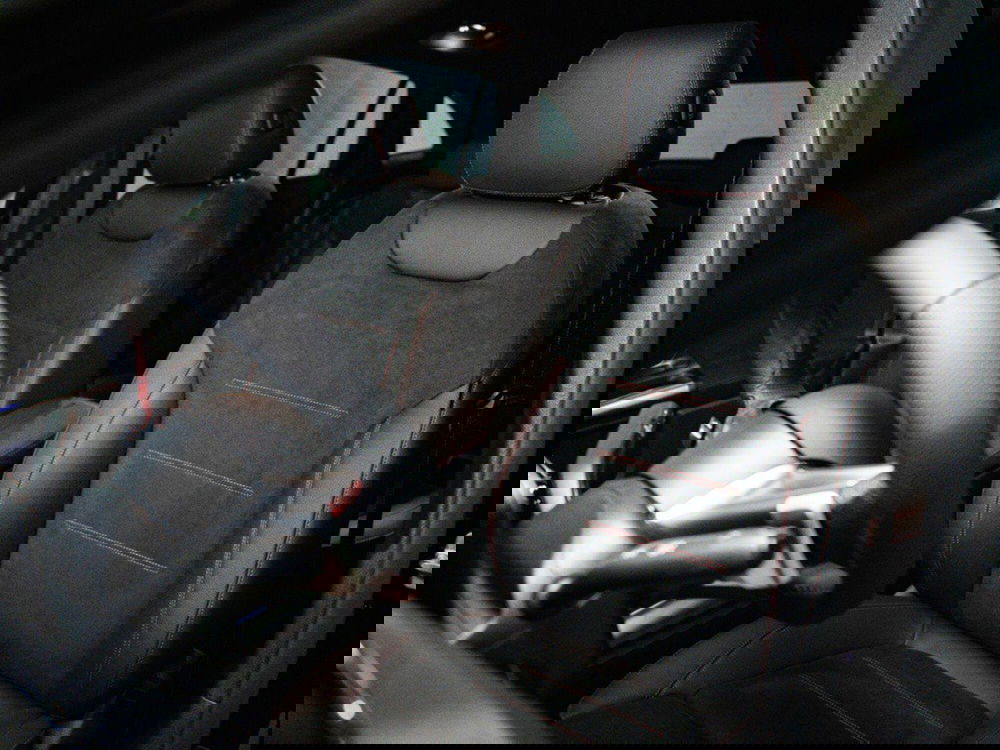 Mercedes-Benz GLA SUV nuova a Macerata (11)