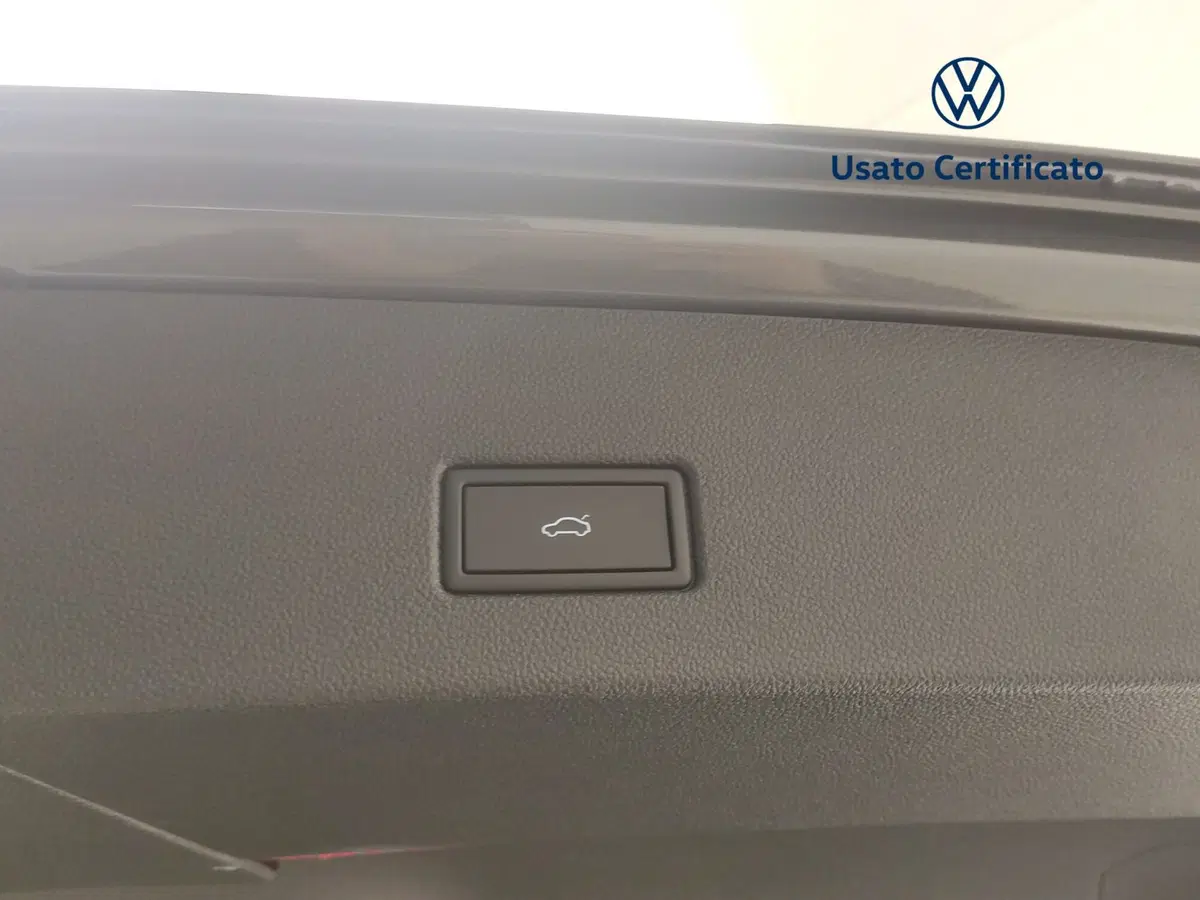 Volkswagen T-Roc usata a Avellino (13)