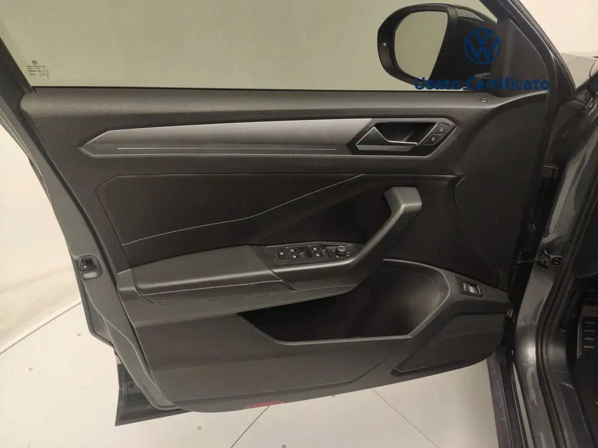 Volkswagen T-Roc usata a Avellino (14)