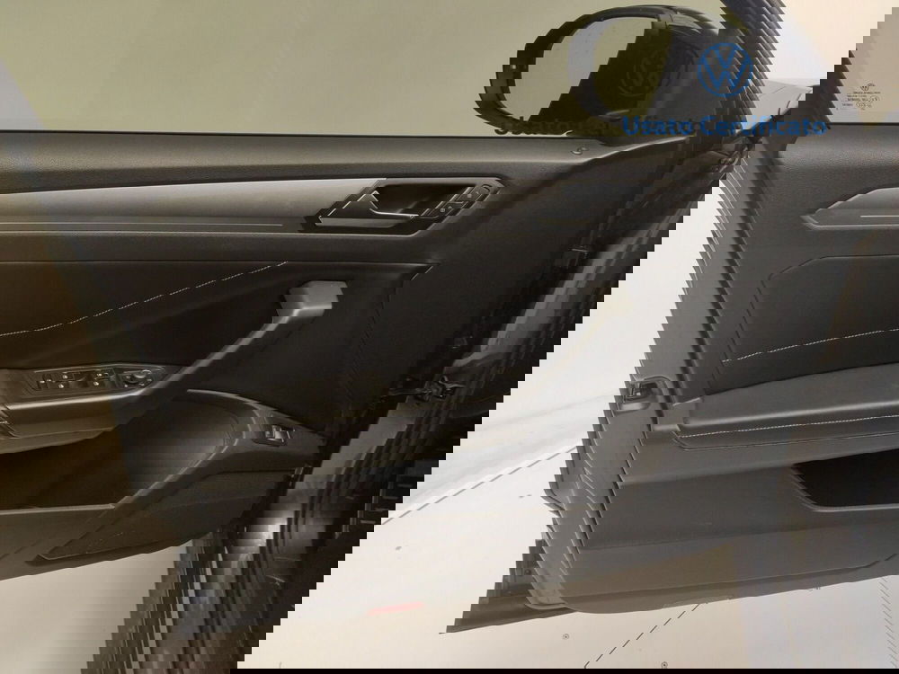 Volkswagen T-Roc usata a Avellino (14)