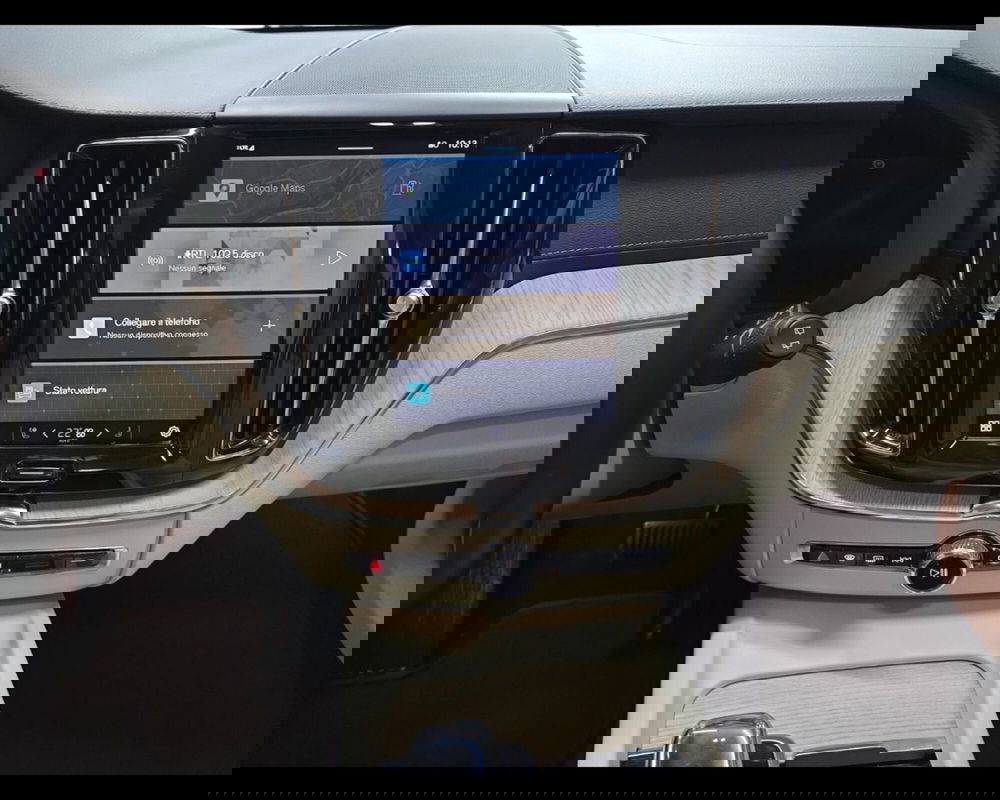 Volvo XC60 usata a Caserta (17)