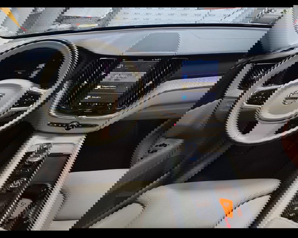 Volvo XC60 usata a Caserta (20)