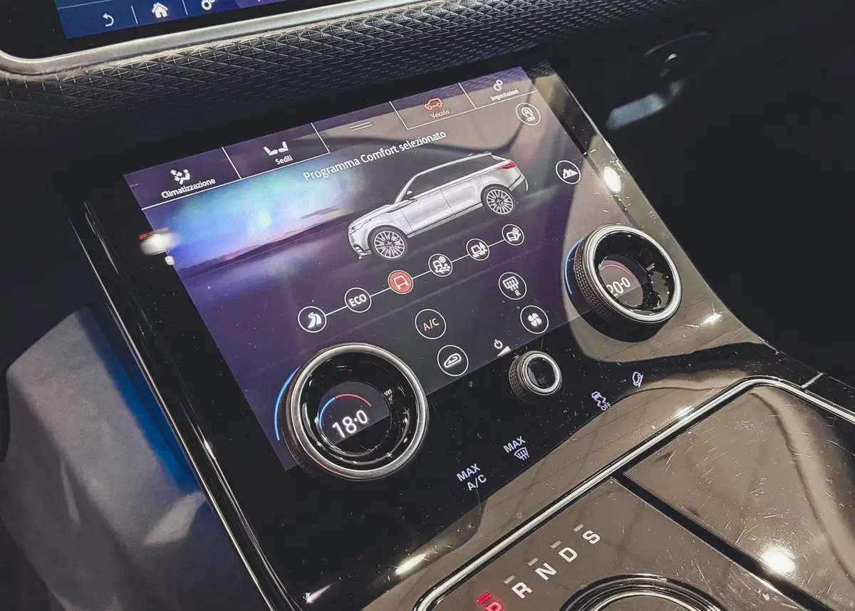 Land Rover Range Rover Velar usata a Vercelli (10)