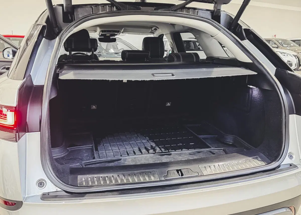 Land Rover Range Rover Velar usata a Vercelli (13)