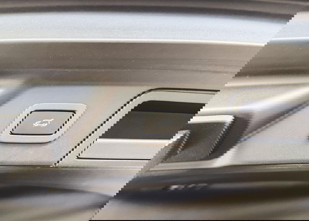 Land Rover Range Rover Velar usata a Vercelli (14)