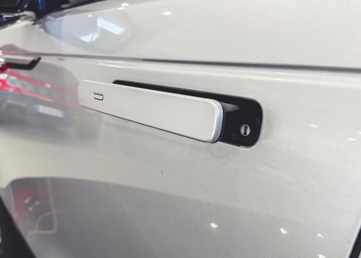 Land Rover Range Rover Velar usata a Vercelli (5)