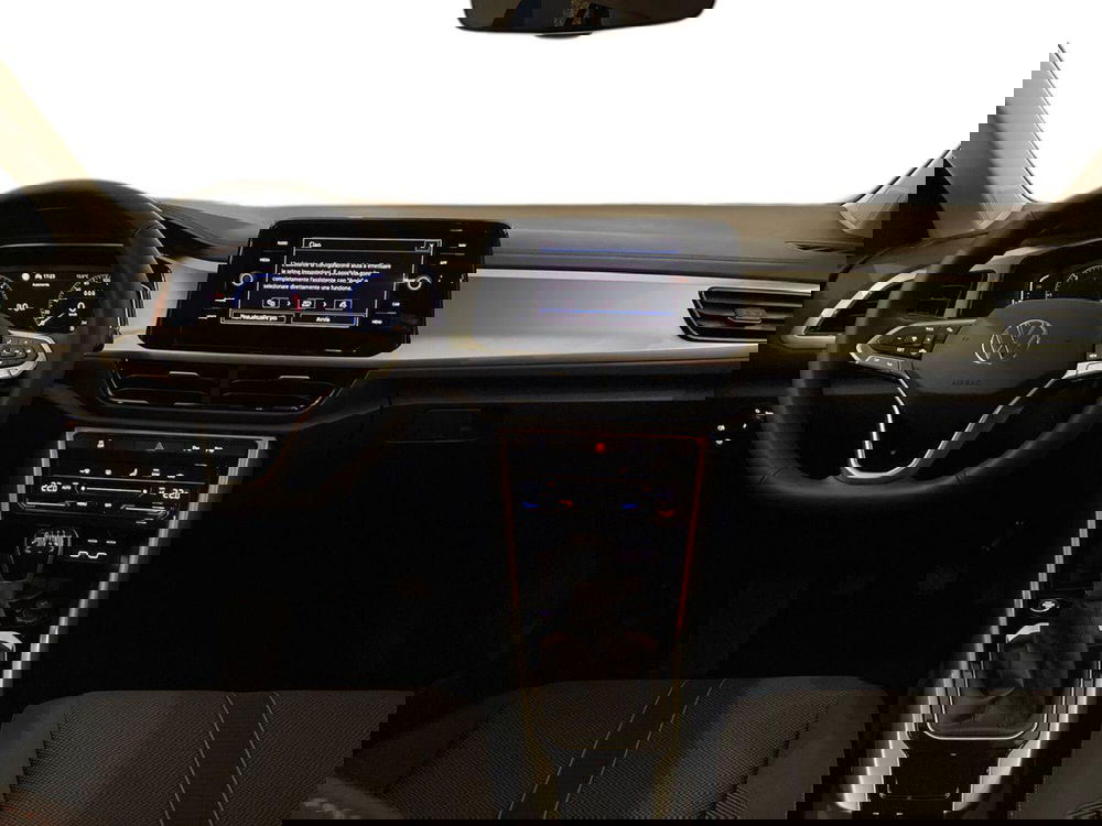 Volkswagen T-Roc nuova a Prato (11)