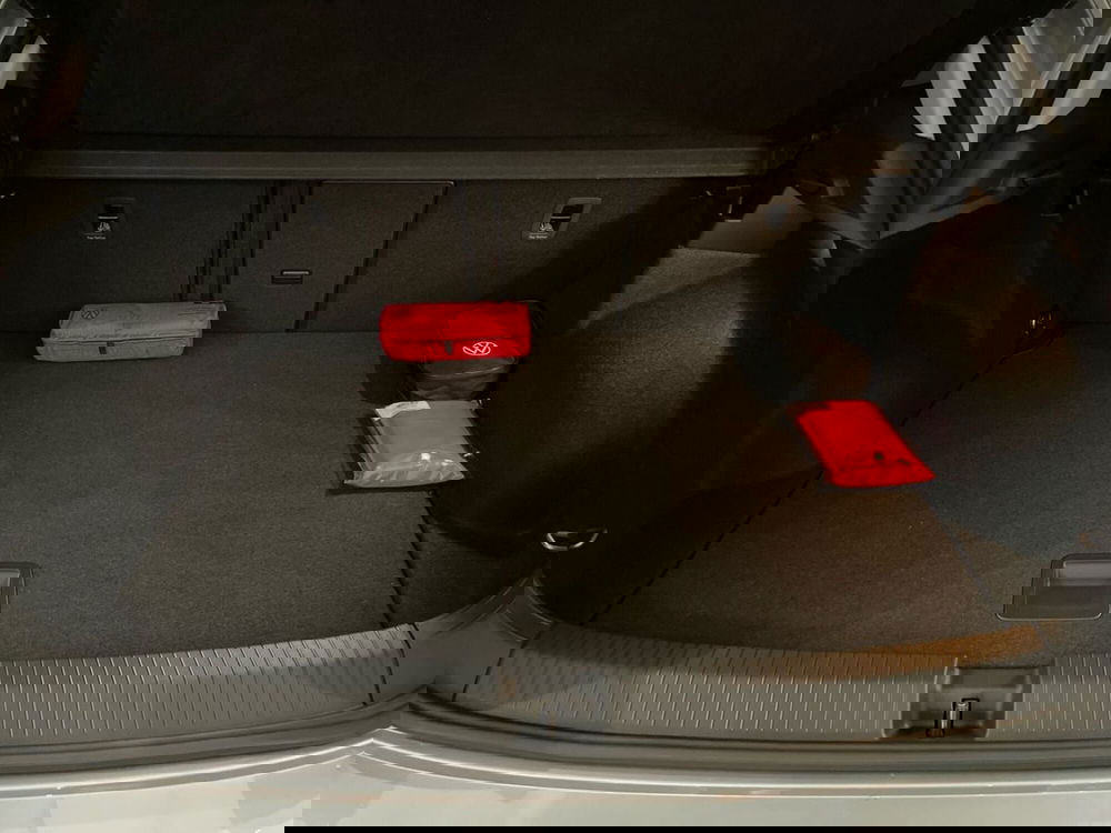 Volkswagen T-Roc nuova a Prato (8)