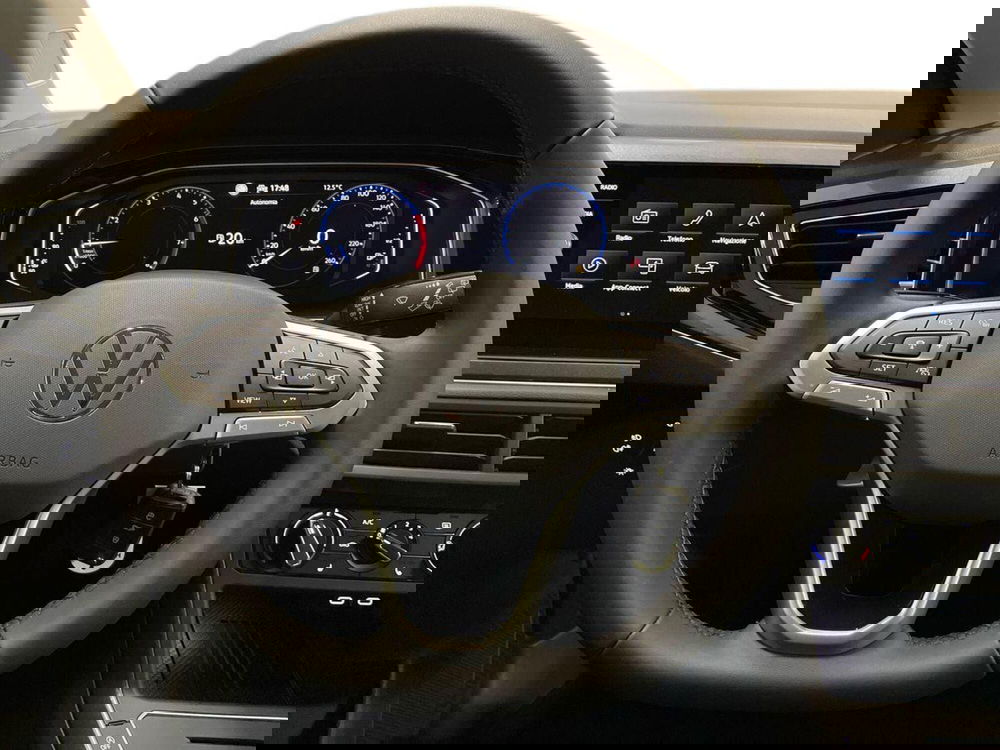 Volkswagen Polo nuova a Prato (10)