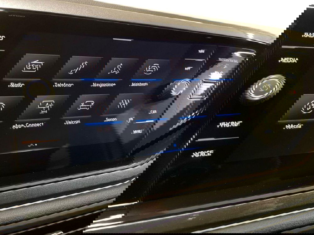 Volkswagen Polo nuova a Prato (14)