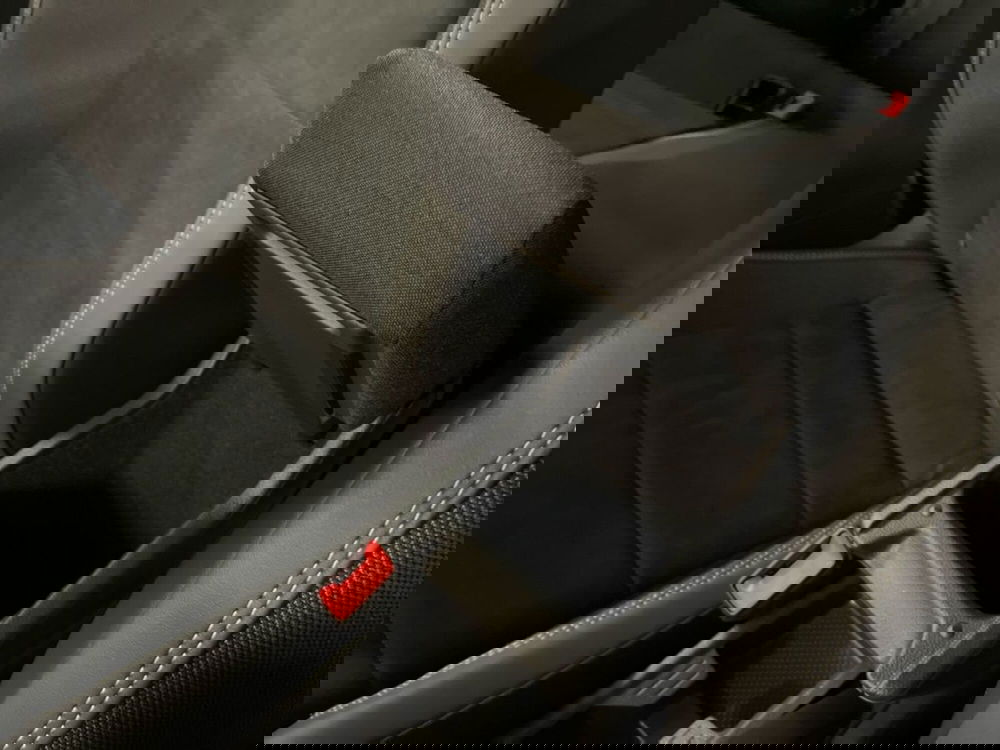 Volkswagen Polo nuova a Prato (17)