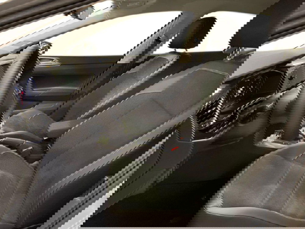 Volkswagen Polo nuova a Prato (9)