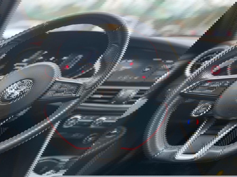 Alfa Romeo Giulia usata a Ancona (11)