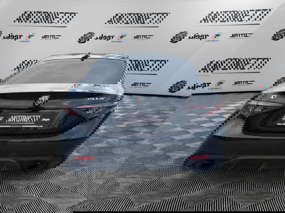 Alfa Romeo Giulia usata a Ancona (6)