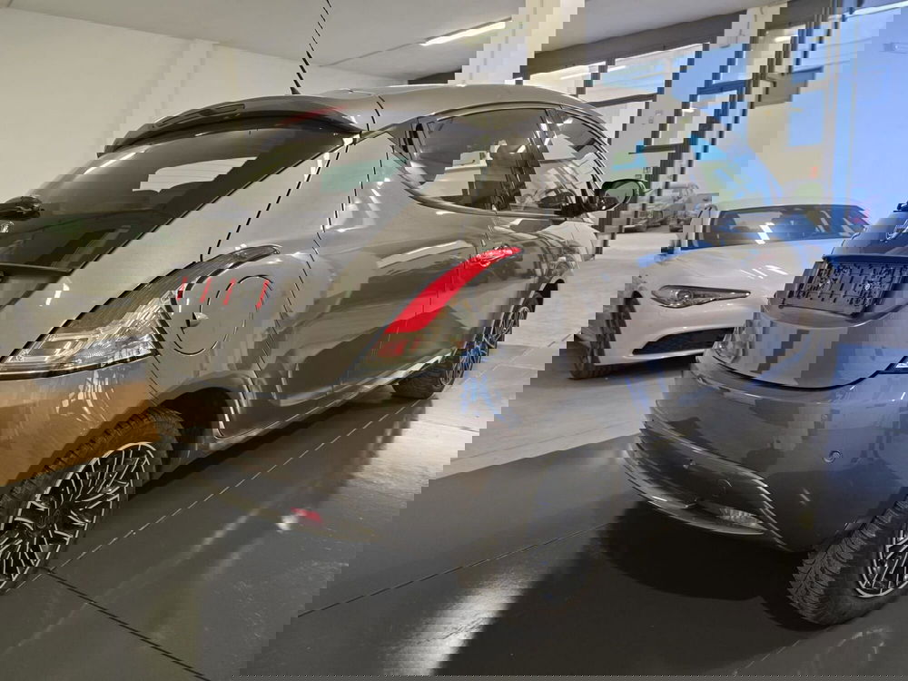 Lancia Ypsilon usata a Rimini (4)