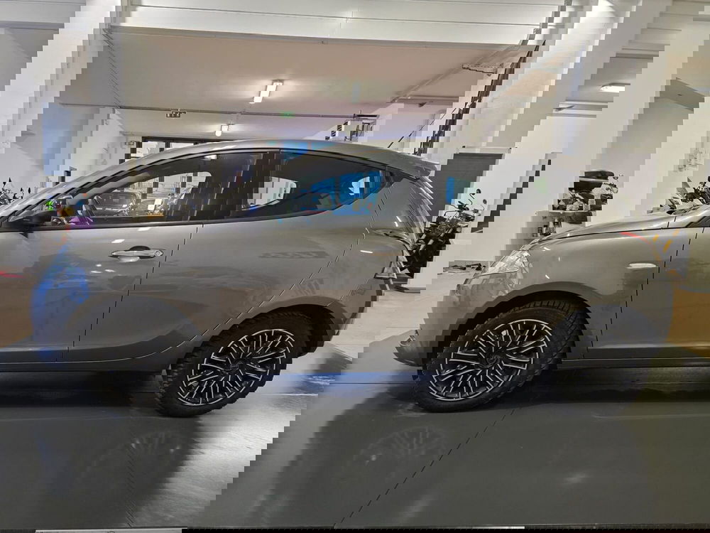 Lancia Ypsilon usata a Rimini (6)