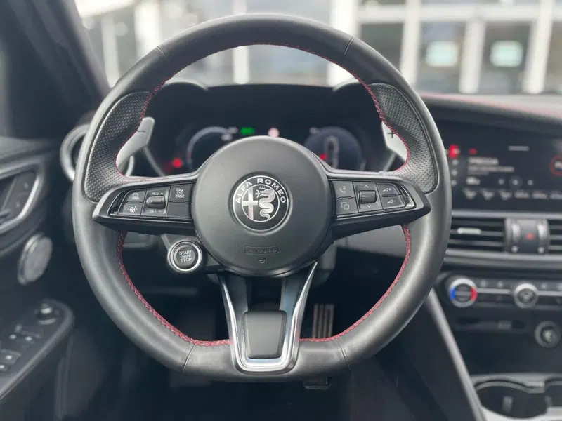 Alfa Romeo Giulia usata a Ancona (11)