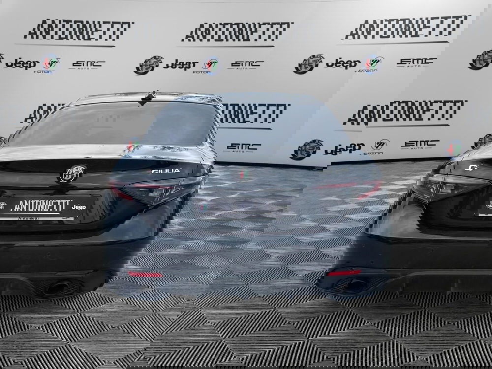 Alfa Romeo Giulia usata a Ancona (6)