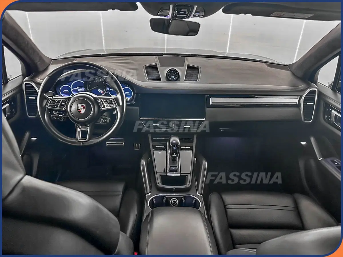 Porsche Cayenne usata a Milano (11)