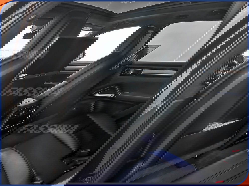 Porsche Cayenne usata a Milano (12)