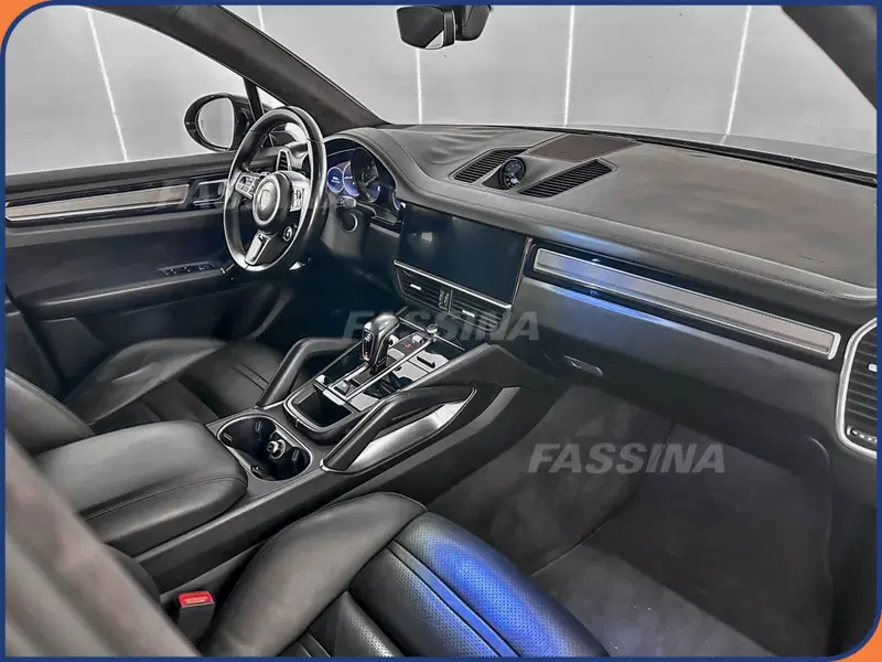 Porsche Cayenne usata a Milano (15)