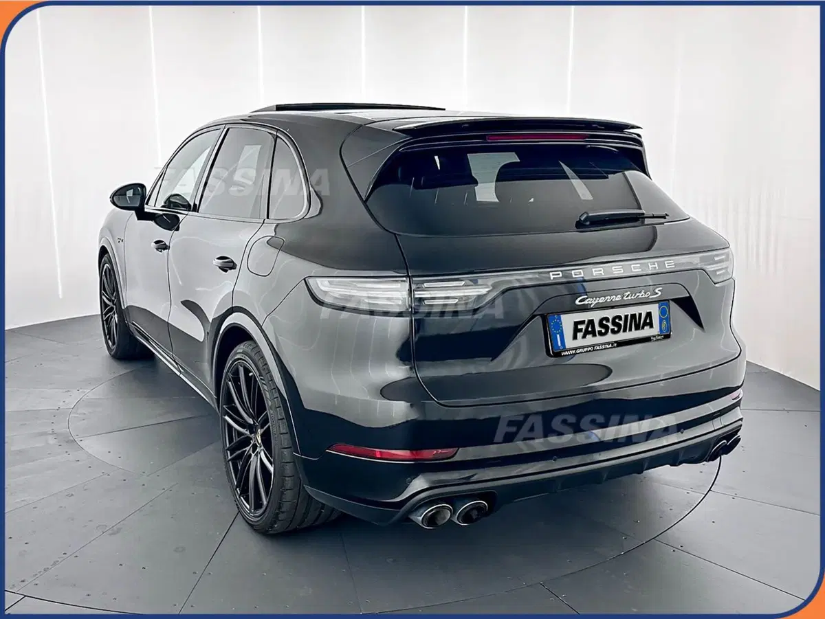 Porsche Cayenne usata a Milano (4)