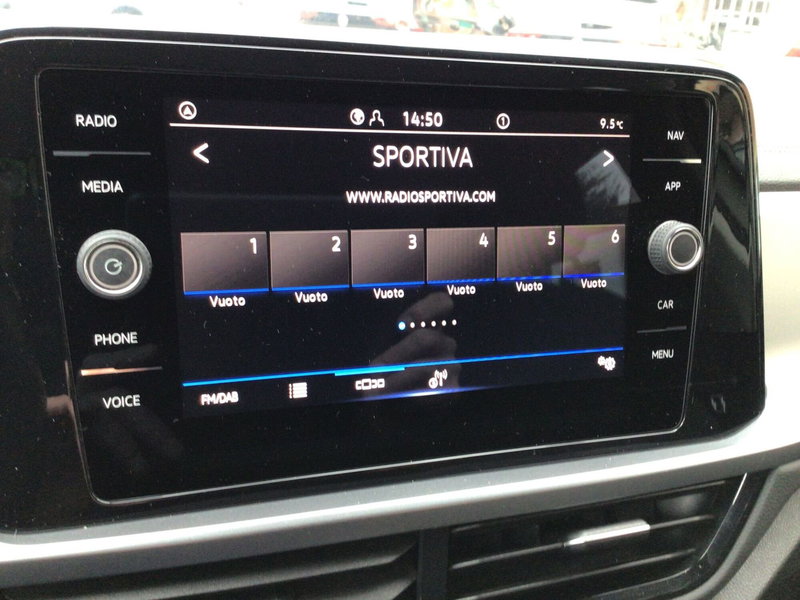 Volkswagen T-Roc usata a Genova (13)