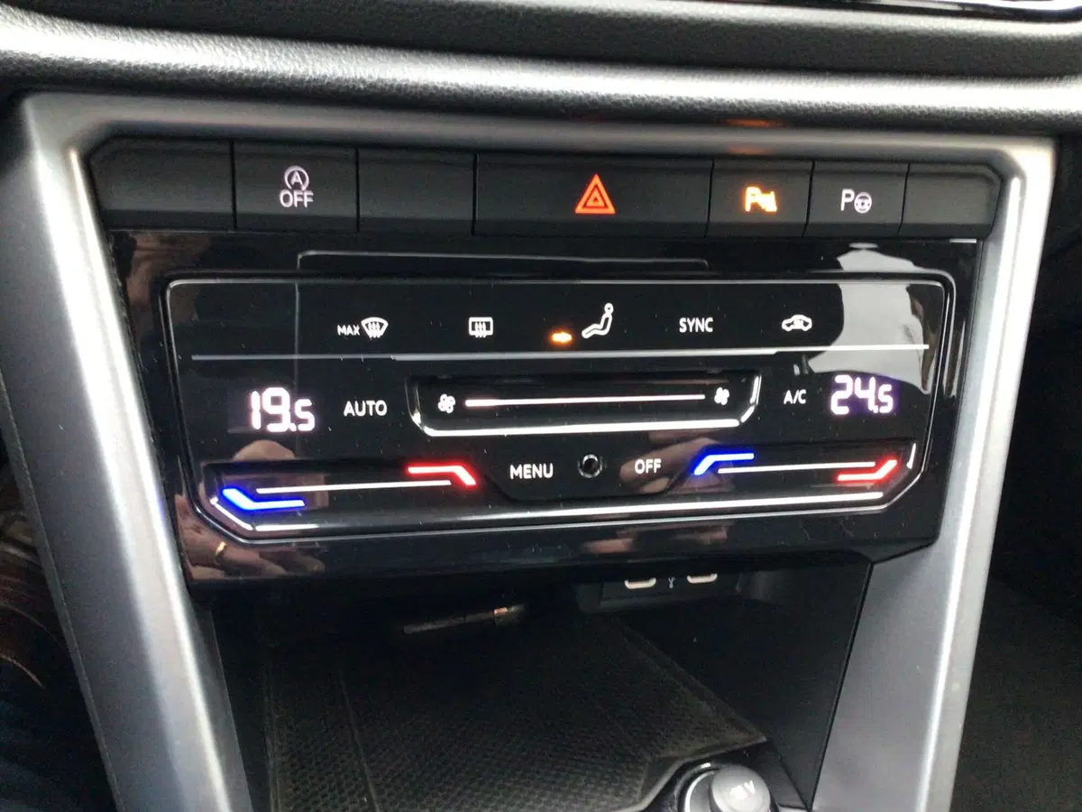 Volkswagen T-Roc usata a Genova (18)