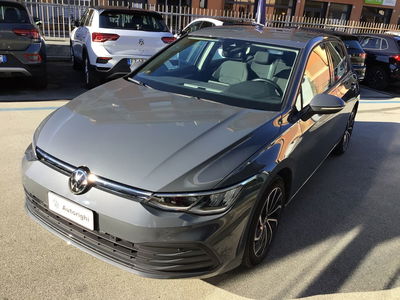 Volkswagen Golf 1.0 eTSI EVO DSG Life del 2023 usata a Chiavari