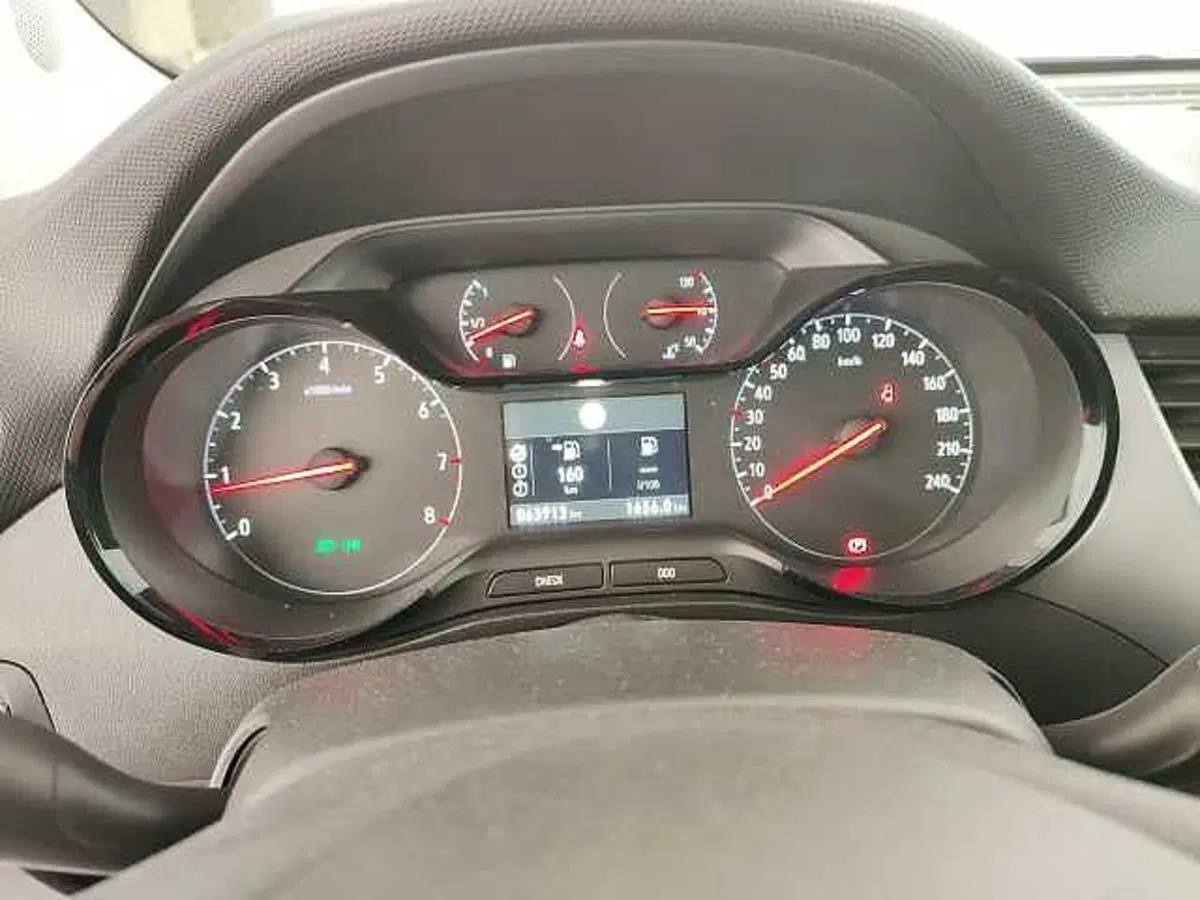Opel Crossland X usata a Teramo (18)