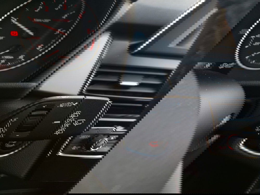 BMW Serie 2 Active Tourer usata a Bari (15)